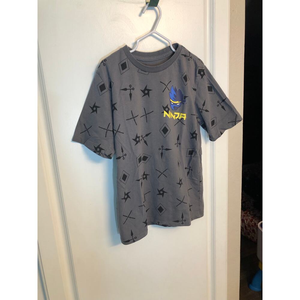 Boys ninja graphic short sleeve t-shirt Size Small